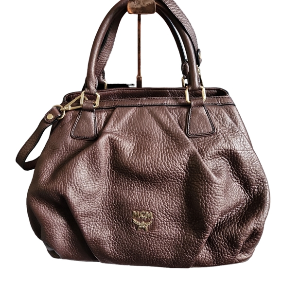 Metallic MCM Hobo🔥 - Picture 12 of 16